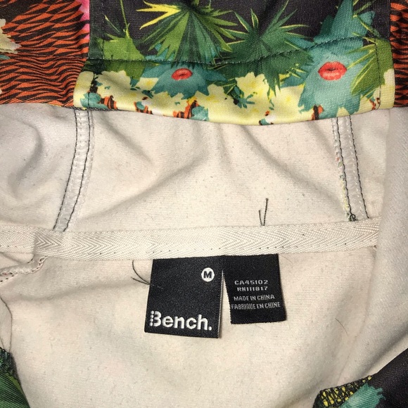 Beautiful vintage-feel tropical theme hoodie - Picture 2 of 3